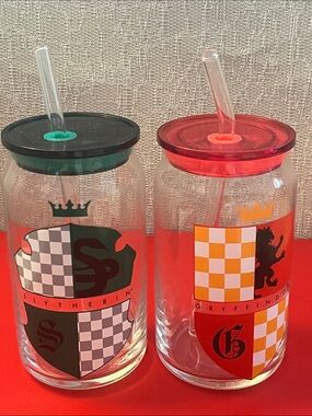 Harry Potter House Crests Glass Tumblers with Lids and Straws, 16oz Glass Cup